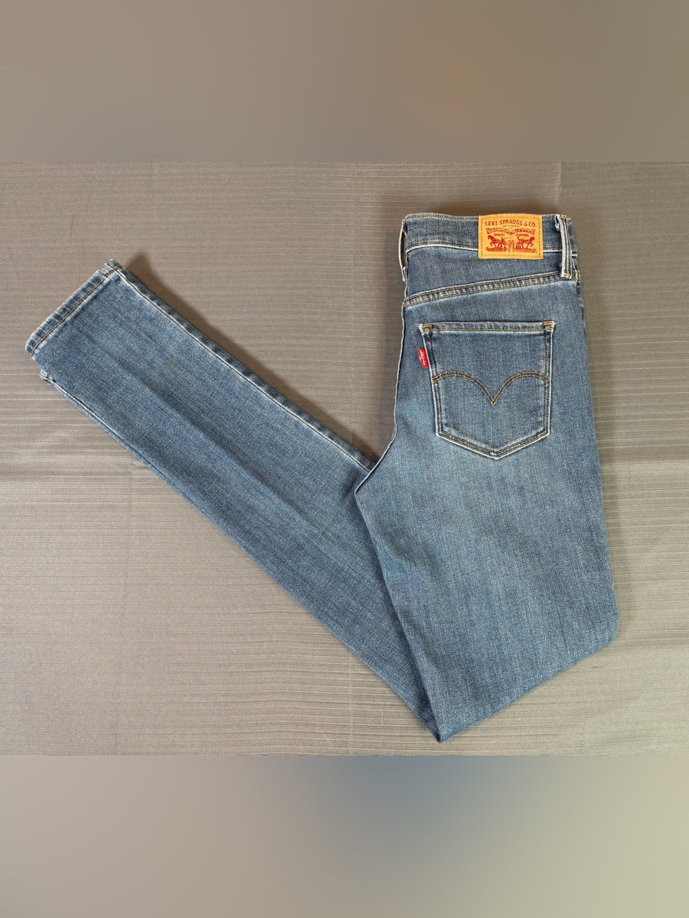Levi’s 311 Shaping Skinny Jeans Women’s W25 L32 Medium Wash Stretch Denim